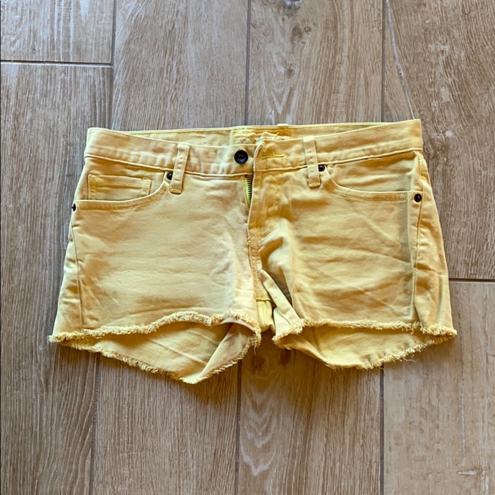 Cute, yellow shorts!